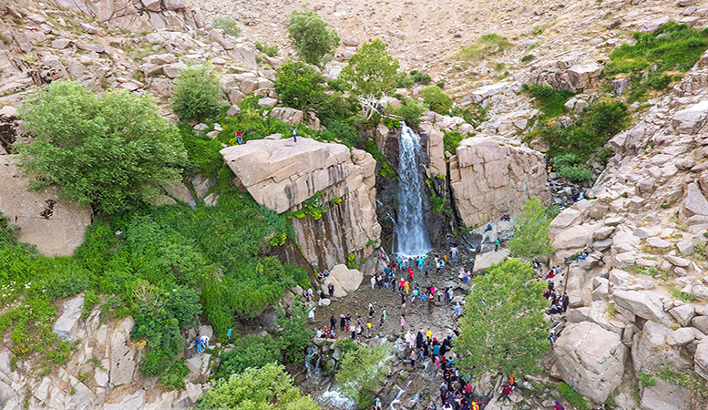 آبشار گنج نامه