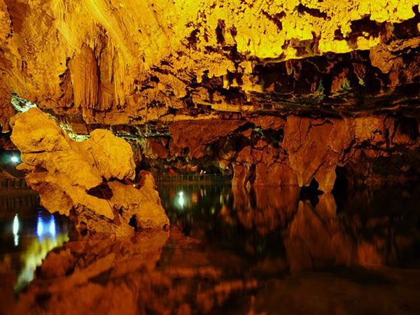 غارهای شگفت انگیز ایران