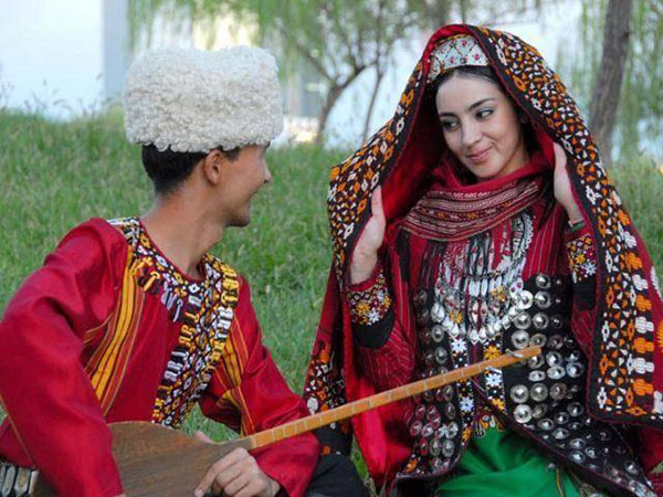 لباس های رنگی ایرانی