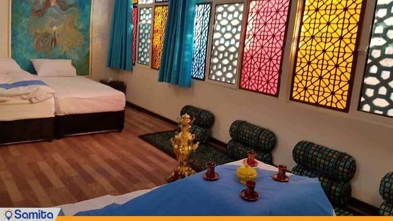 اتاق شاه نشین هتل سنتی اردیبهشت