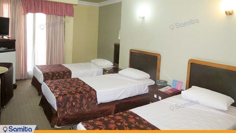اتاق سه تخته رو به دشت هتل پارسیان آزادی یاسوج