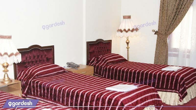اتاق سه تخته هتل جمشید کرمانشاه