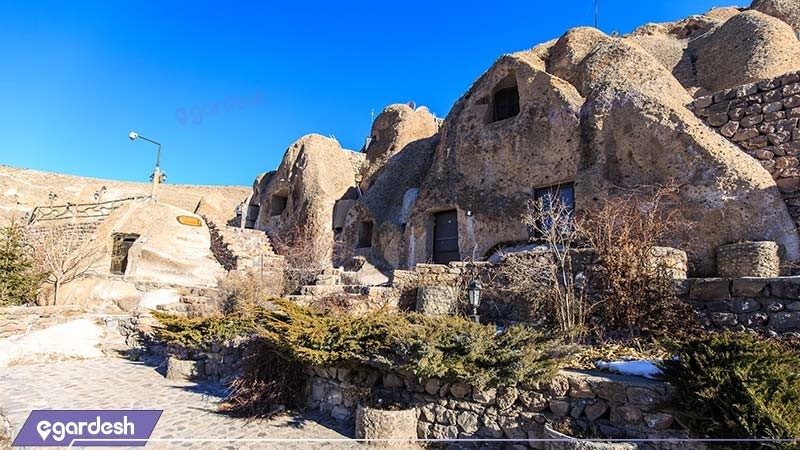 نمای ساختمان هتل بین المللی صخره ای  لاله