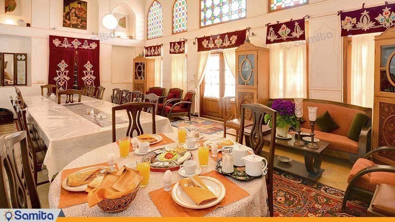  Traditional hotel breakfast room in Bekherdi