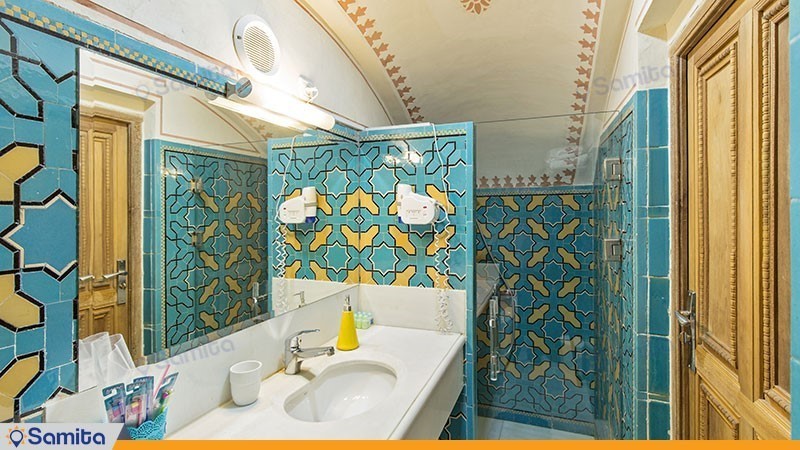  Bathroom in the room of the traditional Mahin Saray Raheb hotel