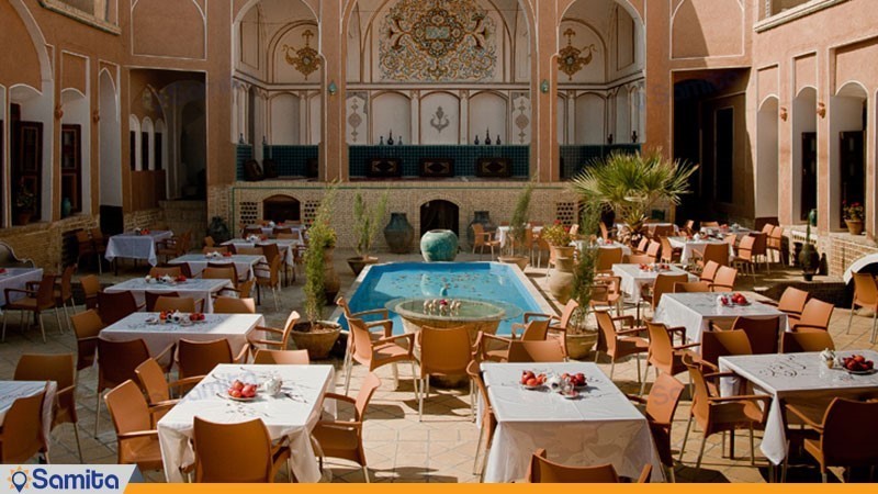  Exterior of the traditional Negin Hotel in Kashan