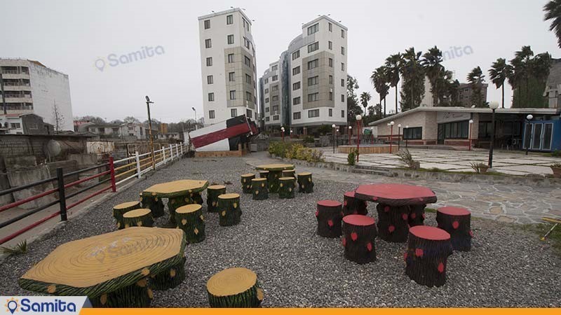  Outdoor living area of Arian Noor Apartment Hotel