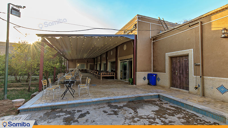  The courtyard seating area of Bagh Moshir Al-Mamalek Hotel