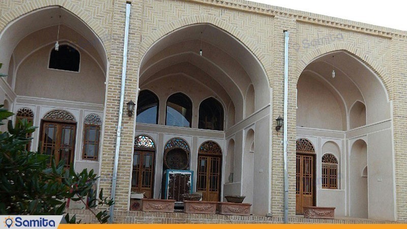  Exterior of the Naqshineh Desert Ecolodge building